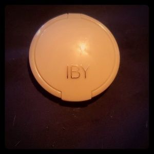 **BRAND NEW** Iby Beauty Highlighter **BRAND NEW**